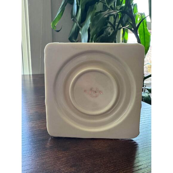 Lenox Occasions Halloween Haunted House 24k Gold Ivory Bone China Candle Holder - Picture 6 of 6